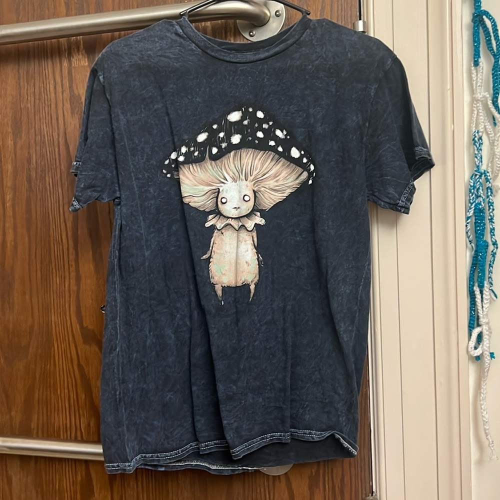Hot Topic Graphic Tee